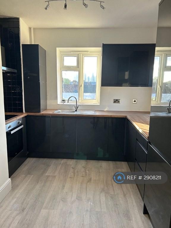 1 bedroom flat in Tuskar Street, Greenwich, SE10 (1 bed) (#2908211)