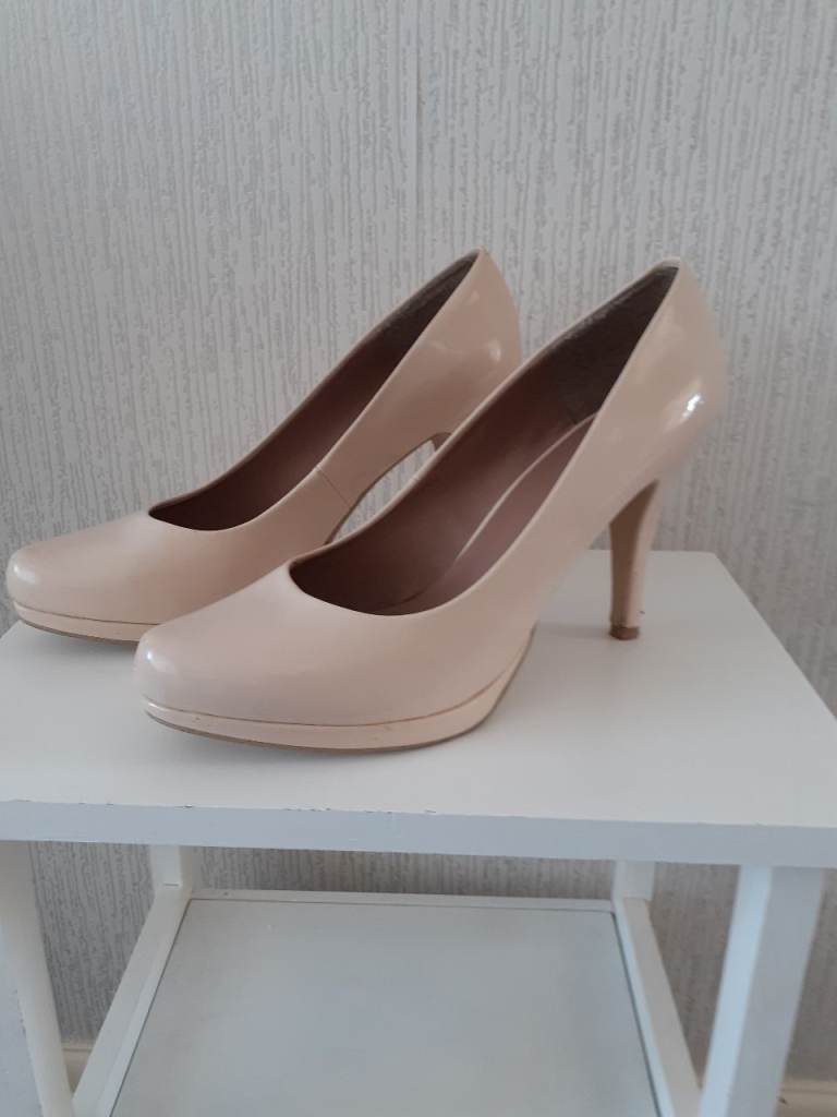 WORN ONCE - NUDE COURT SHOE (Debenhams)  - size 7