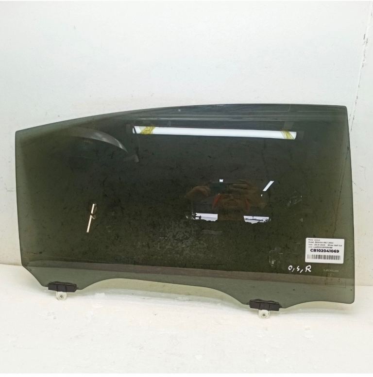 Lexus es300h rear window’s