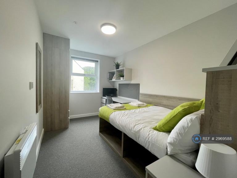 1 bedroom in Beaumont Street, Moldgreen, Huddersfield, HD5 (#2969588)