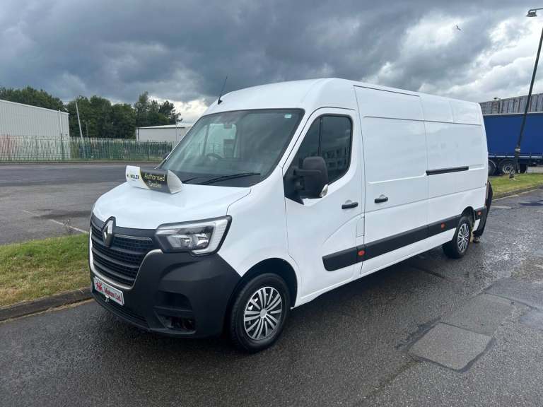 2022 Renault Master LM35dCi 135 Business Medium Roof Van PANEL VAN Diesel Manual