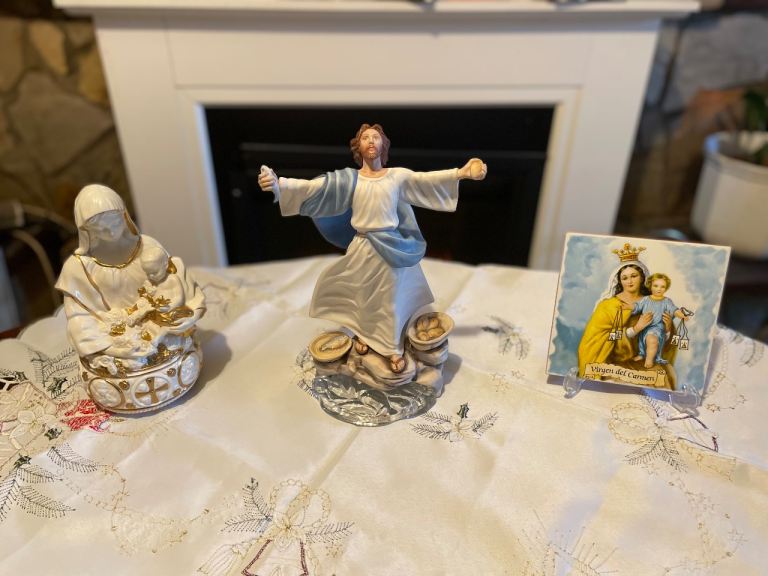 Franklin Mint Musical Madonna ,Jesus feeds the five thousand and Madonna and Jesus tile