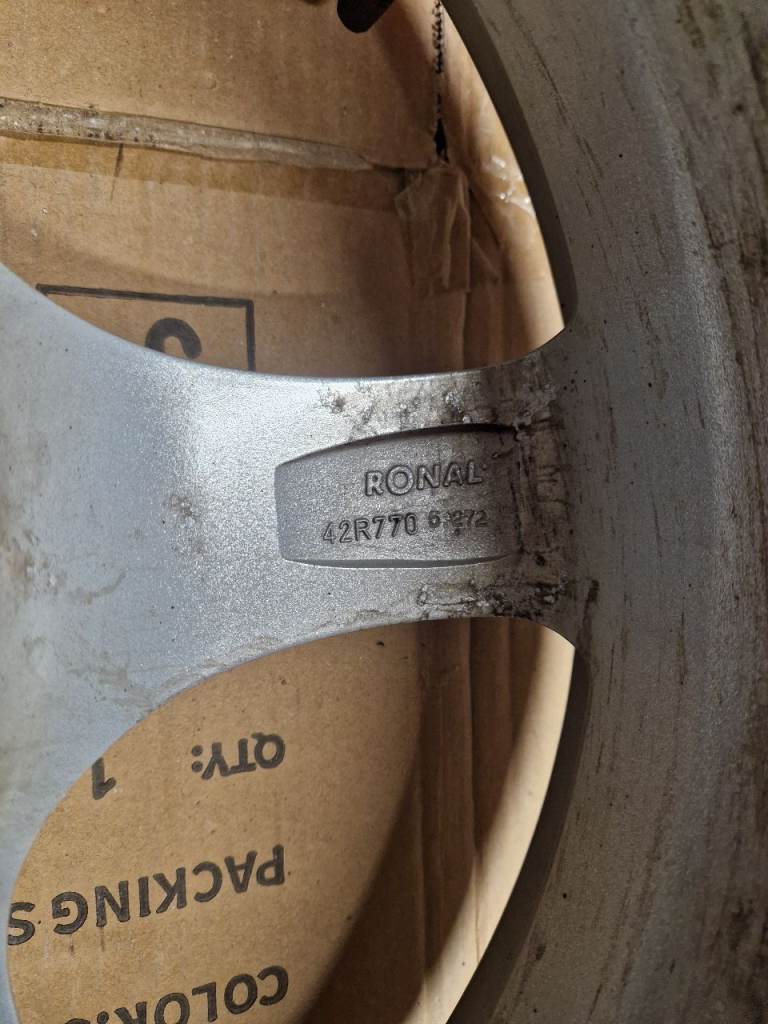 Set of 17” alloy wheels