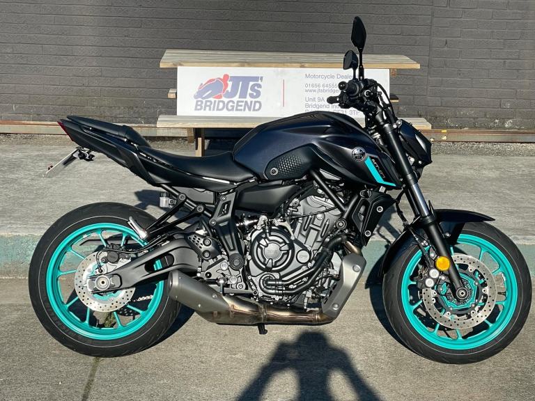 Yamaha MT07 MT-07 in Midnight Cyan 2025 model