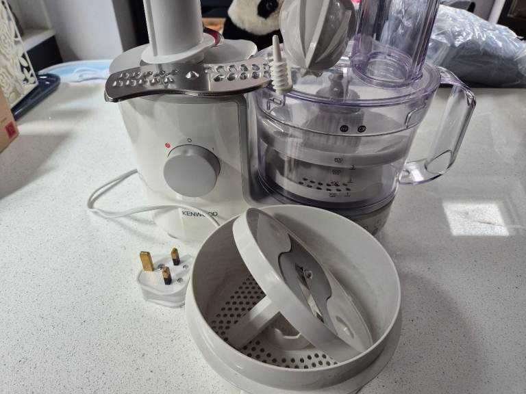 Kenwood FP120 compact food processor