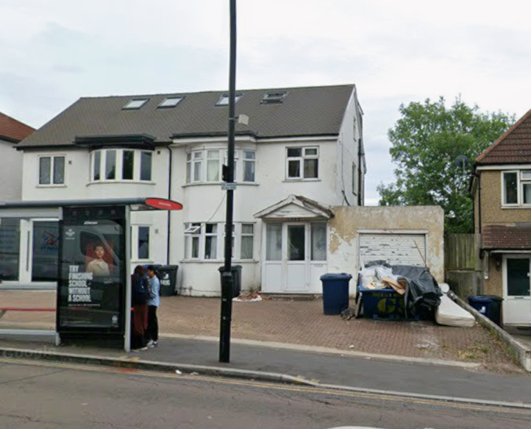 Lovely 5 bedroom house to rent. DSS accepted with Guarantor. £4500 pm. Opposite to Shops/Restaurant