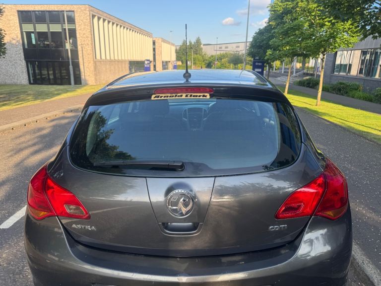 2011 - £35 TAX  VAUXHALL ASTRA 1.7 CDTI MOT- 1 YEAR  like Ford Focus renault megane 