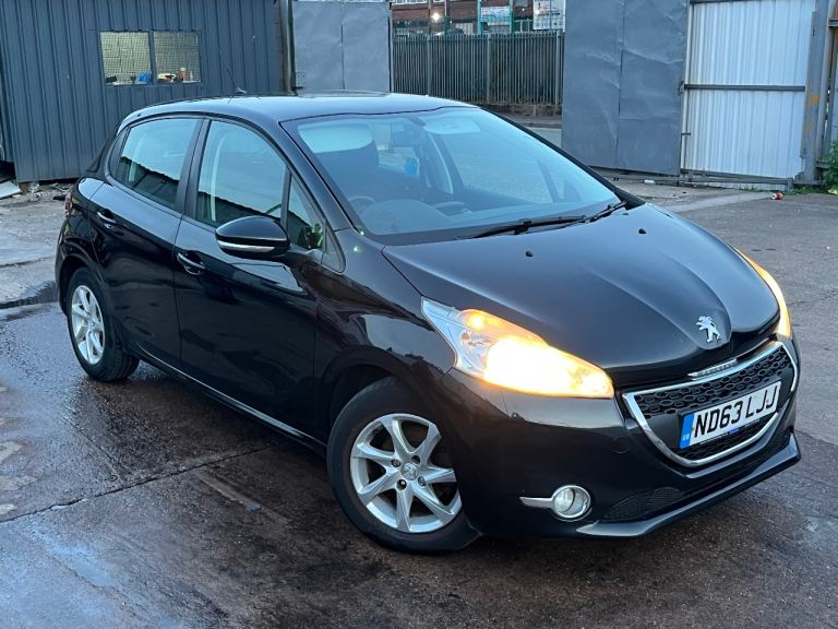 Peugeot, 208, Hatchback, 2013, Manual, 1199 (cc), 5 doors
