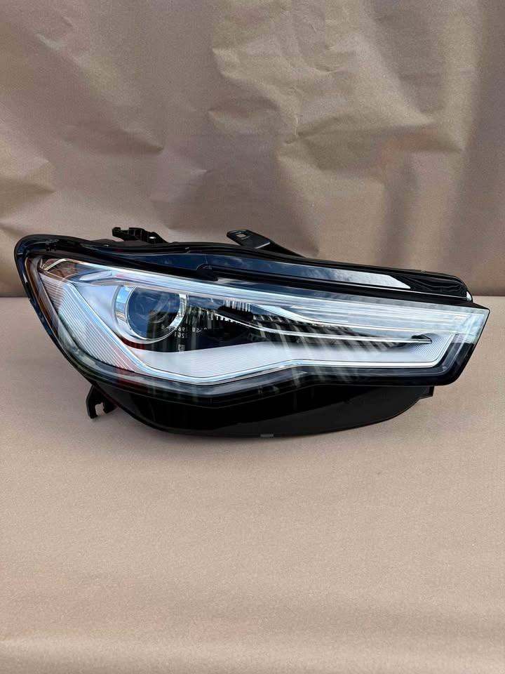 OEM Audi A6 C7 Driver Side Right Xenon Headlight | Year: 16-19