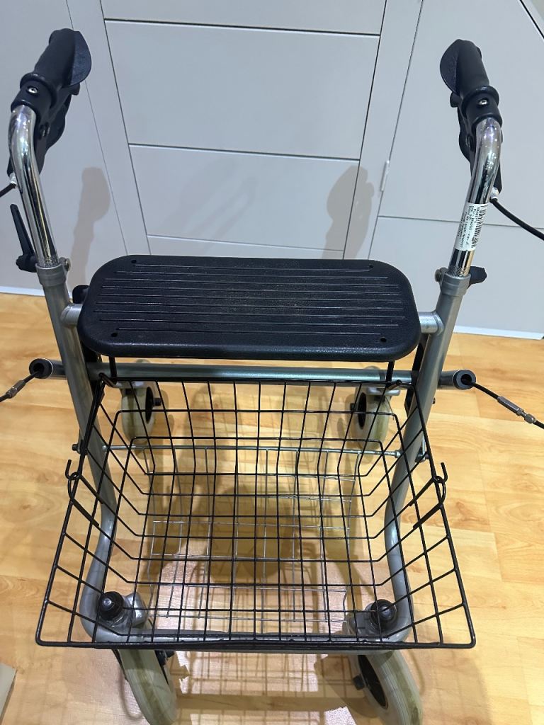 Sturdy Foldable 4 Wheeled Walker
