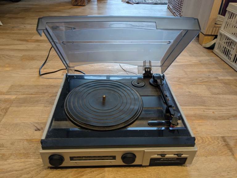 Record player (European plug)