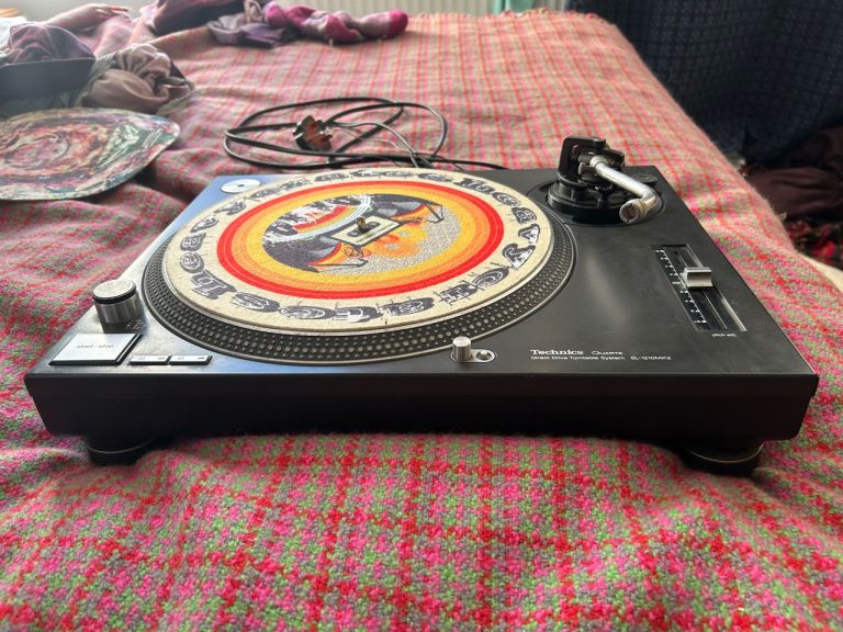 Technics 1210 MK2 Turntable 