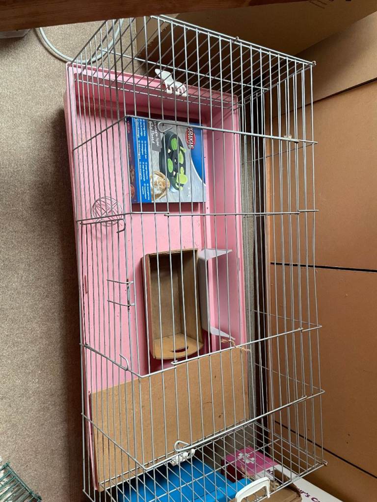 Indoor cage for rabbit/guinea pig/small animal with accessories including a carry box
