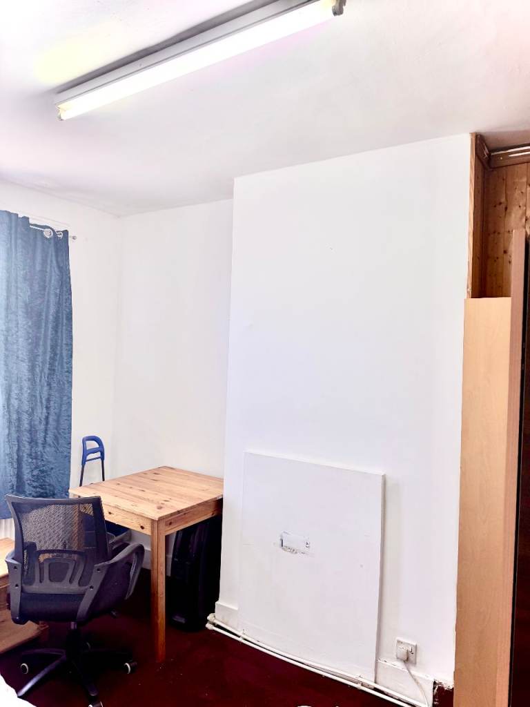 Friendly and pleasant room to rent out