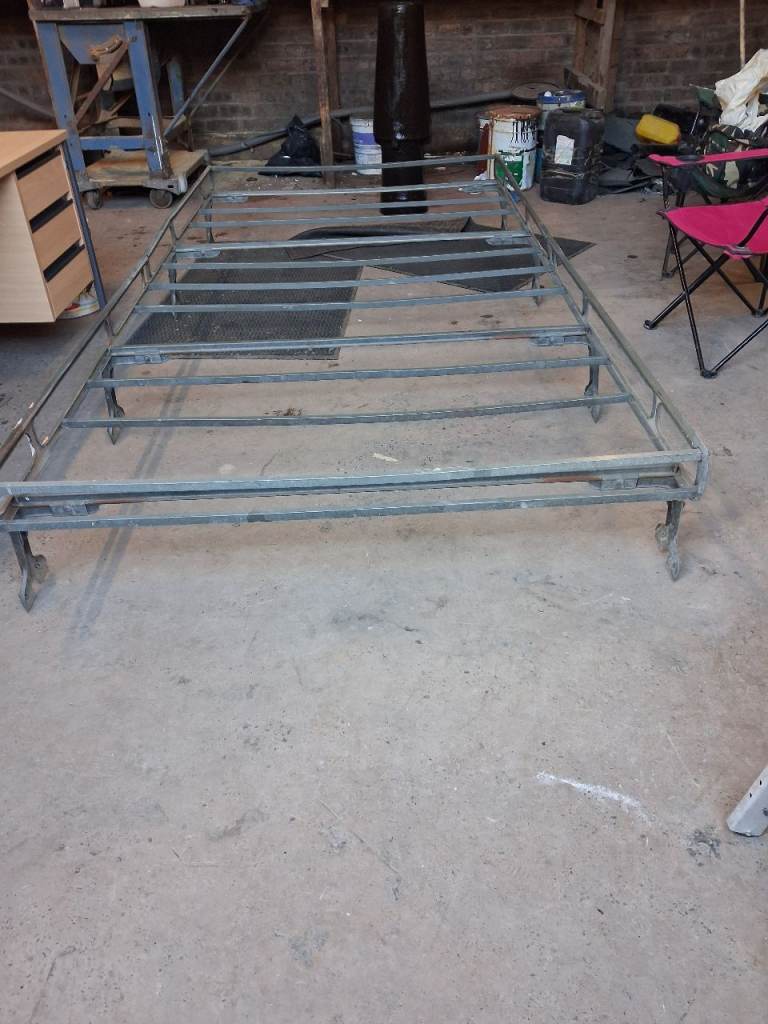 Land rover 110 roof rack