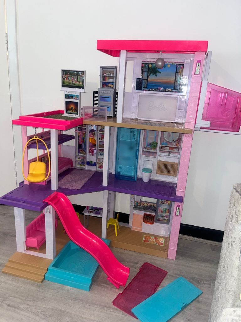Barbie dream house. (New) opened from box 