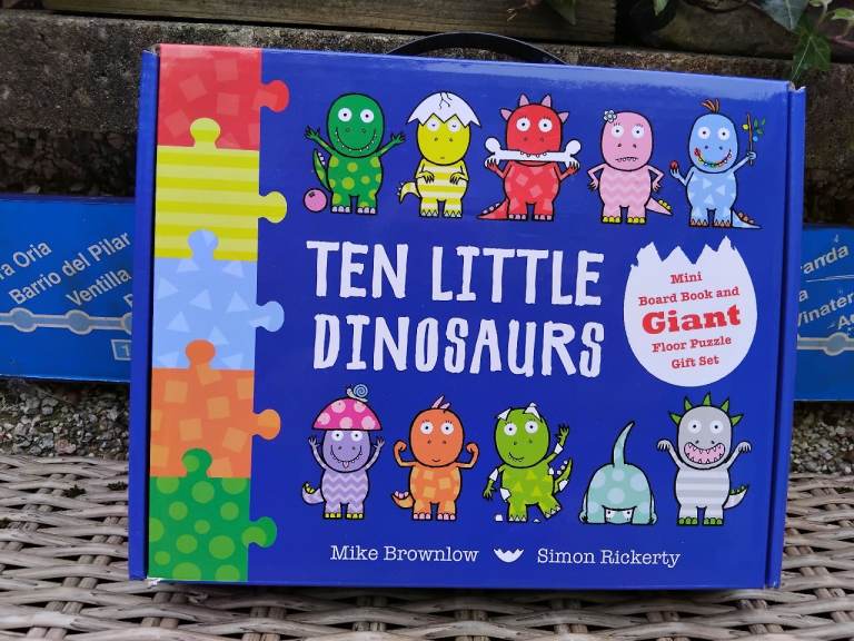 TEN LITTLE DINOSAURS - MINI BOARD BOOK and GIANT FLOOR PUZZLE SET