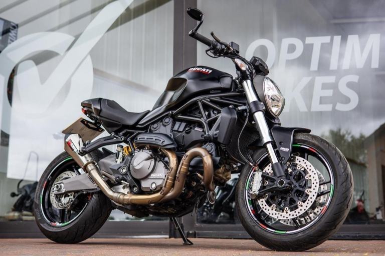 Ducati Monster 821 STEALTH ! SCORPION ! STUNNING