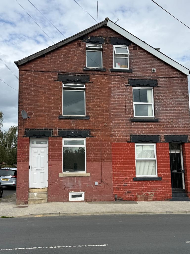 3 bedroom and 2 bathrooms 