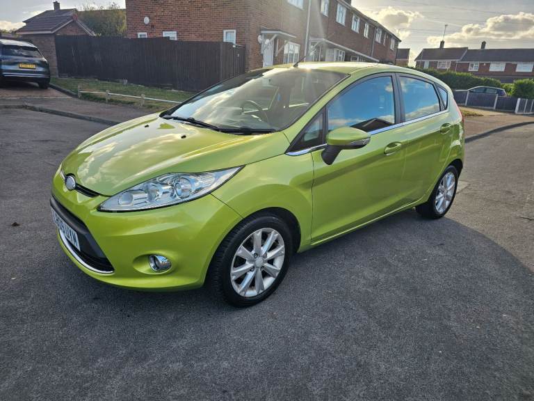 fiesta 1.4 zetec immaculate in an out long mot new clutch an cambelt full serv his drives perfect 