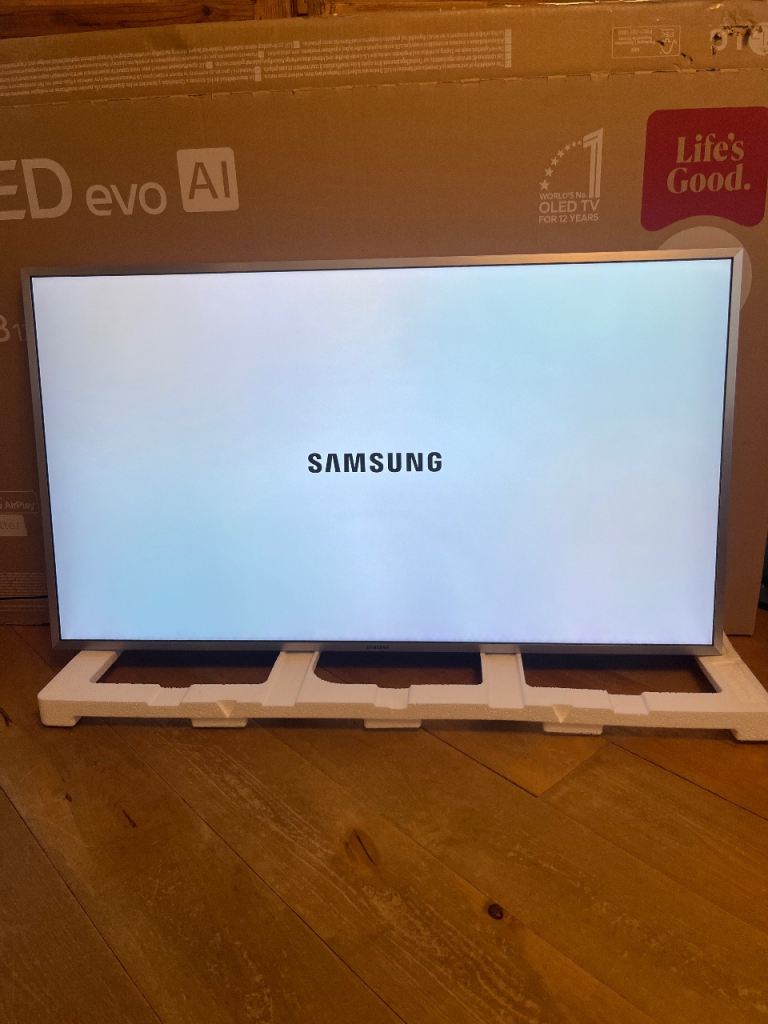 Samsung 40-inch Smart 4K UHD LED TV UE40MU6402U - No legs