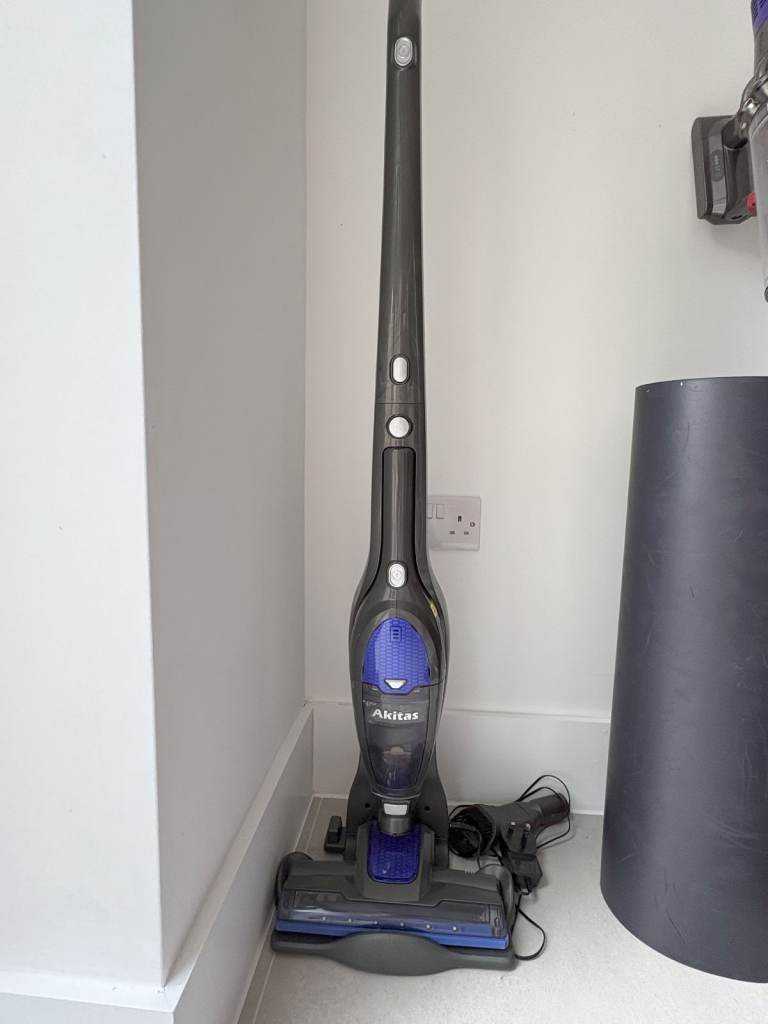 Akitas 2 in 1 Cordless Vacuum Cleaner – Good Condition