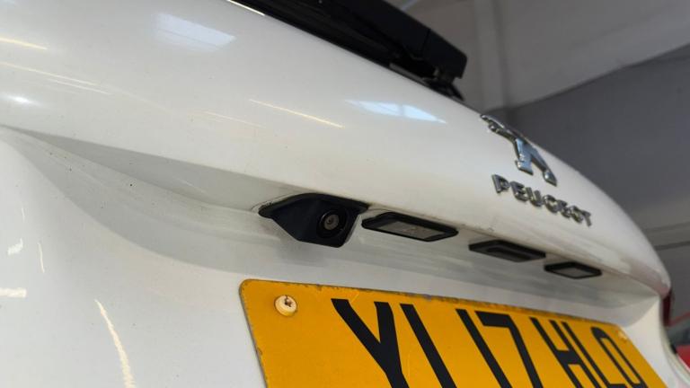 PEUGEOT 2008 1.2 PureTech GT Line White 5dr PANROOF+SATNAV+CRUISE+DAB 2017