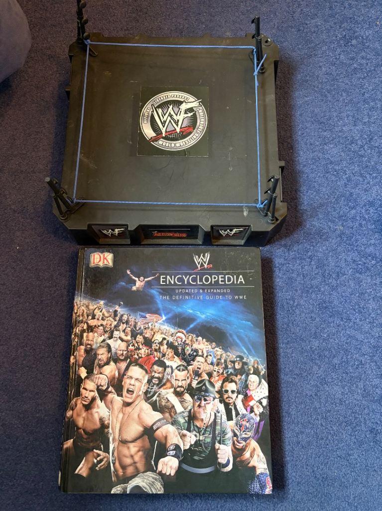 Various wrestling items 