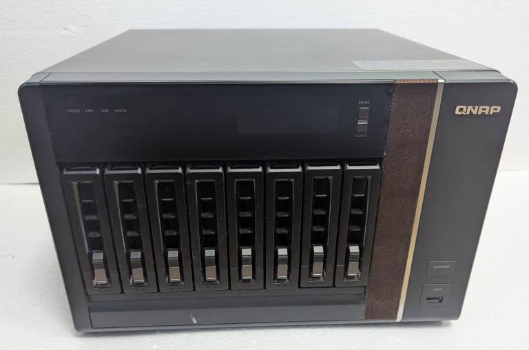 QNAP TS-879 Pro Ultra-high performance 8-bay NAS server (+ 6 x 2TB WD Red HDDs)