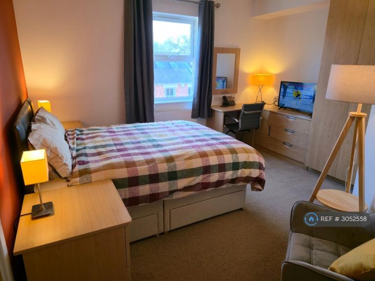 1 bedroom in St. Judes Road West, Wolverhampton, WV6 (#3052558)