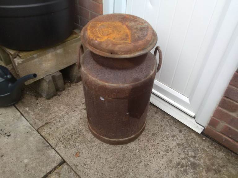 Milk churn 