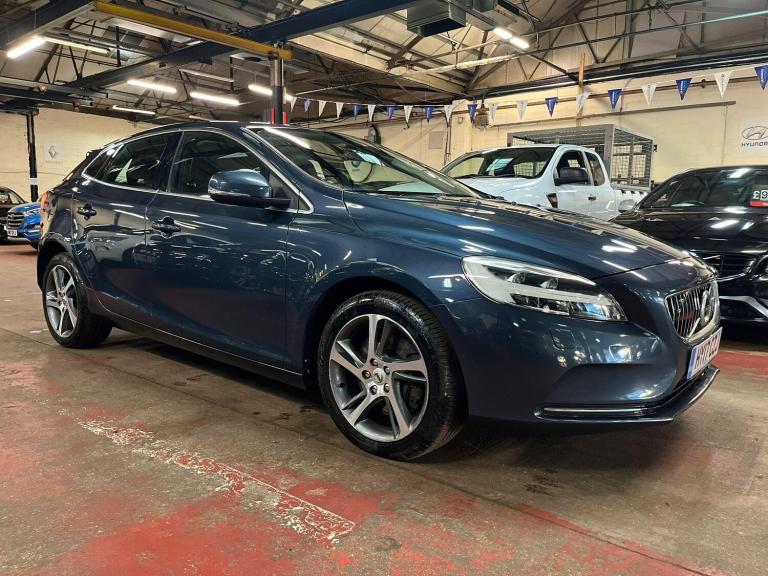 2017 Volvo V40 D3 [4 Cyl 150] Inscription 5dr HATCHBACK DIESEL Manual