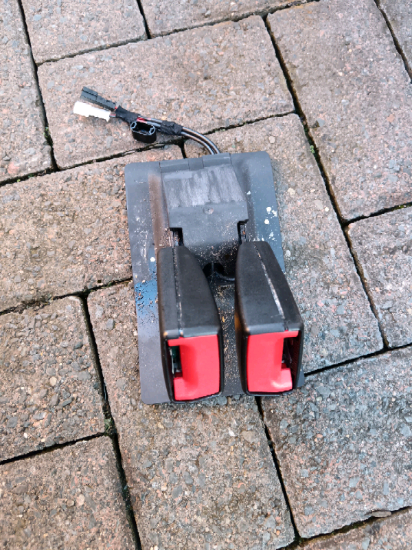 Mini Cooper R56 2010 rear seat belt buckle 