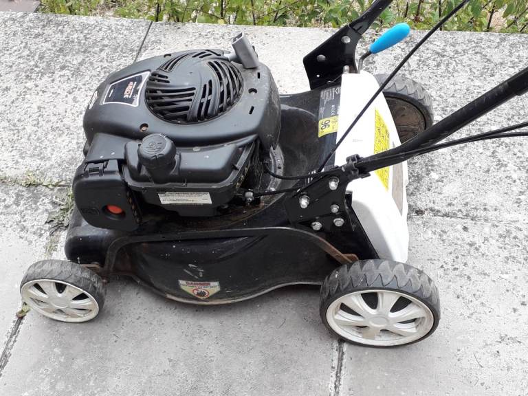 Self Propelled petrol lawnmower 