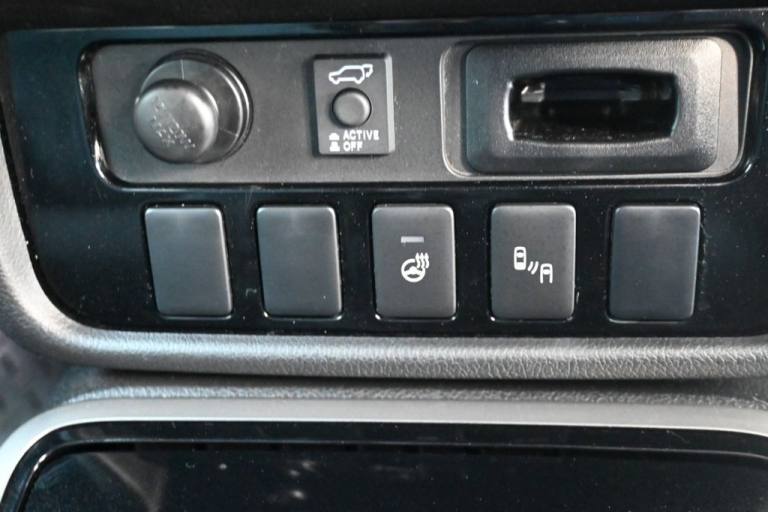 2017 Mitsubishi Outlander 2.2 DI-D 4 SUV 5dr Diesel Manual 4WD Euro 6 (s/s) (147 ps) ESTATE Diese...