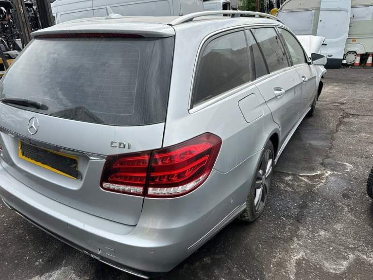 2013 MERCEDES BENZ E220 BREAKING FOR PARTS !!