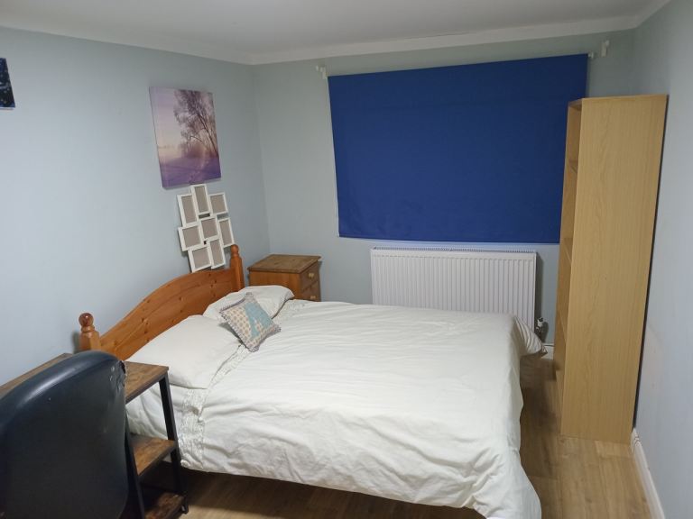 Room to rent sharing flat 