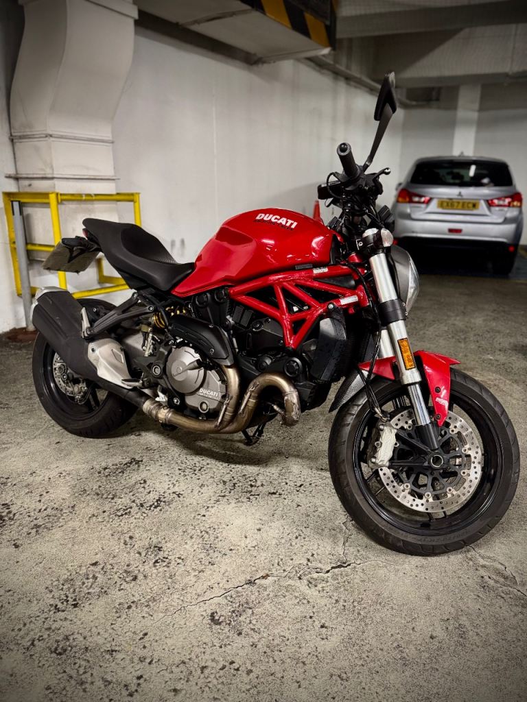 DUCATI Monster 821 - well looked after - head turner