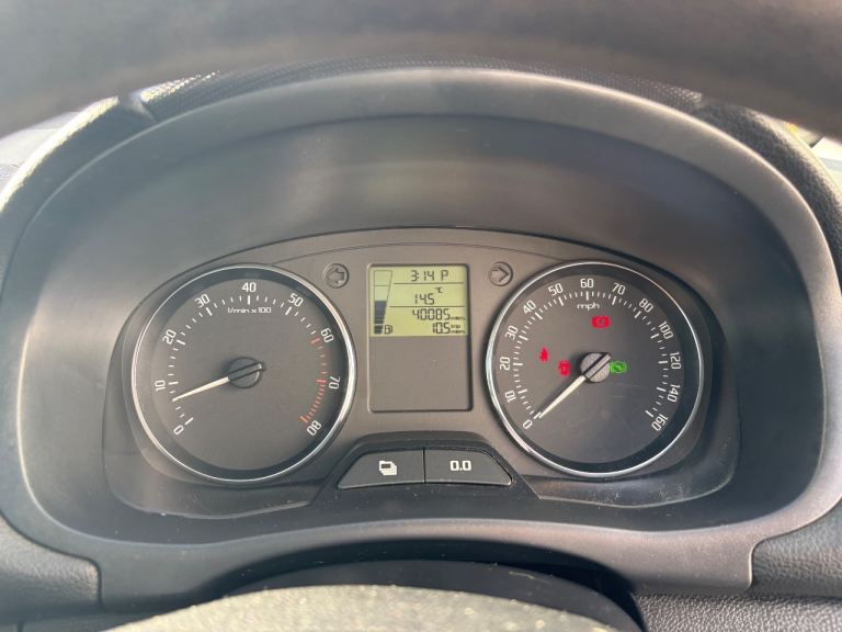 Skoda, ROOMSTER, MPV, 2010, Semi-Auto, 1197 (cc), 5 doors