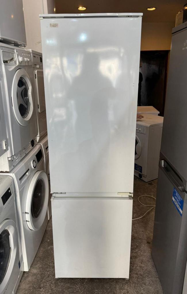 AEG 70/30 White Colour Integrated Fridge Freezer With Free Delivery 🚚 