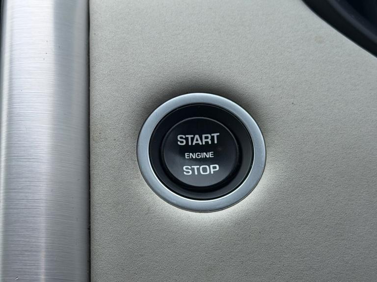 2017 Land Rover Discovery 3.0 TDV6 HSE Automatic 4WD Euro 6 5dr SUV Diesel Automatic