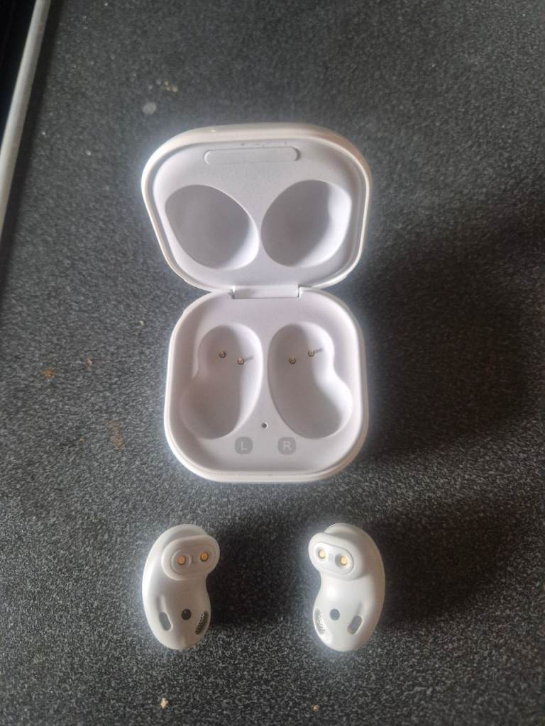 Samsung Galaxy Buds SM-R180 Live Headphones – White, Good Condition