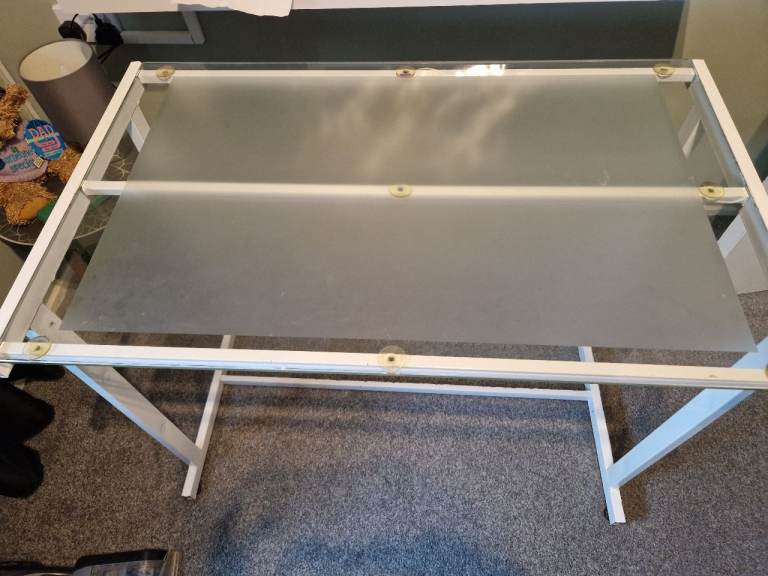 White Metal and Glass Desk – Good Condition
