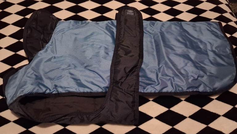 Dog waterproof coat size 26 ( collection only)