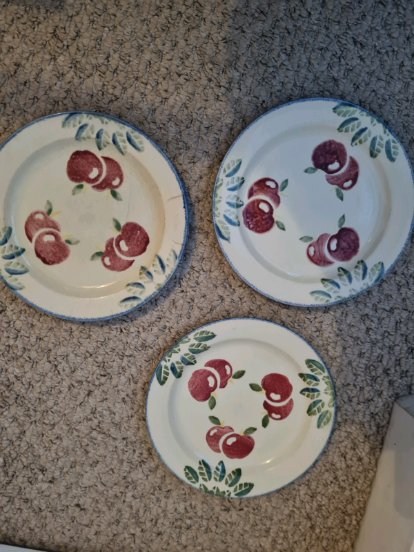 Poole pottery Dorset fruits apple 3 plates