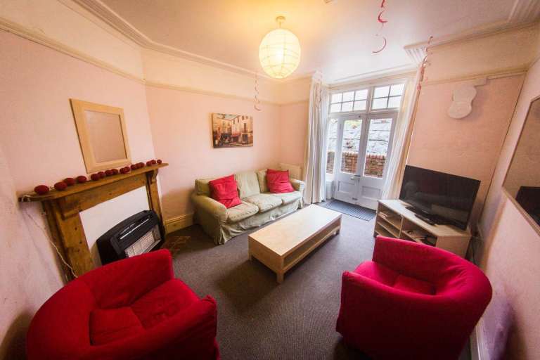 Large, Bright and Clean Shared House in Uplands