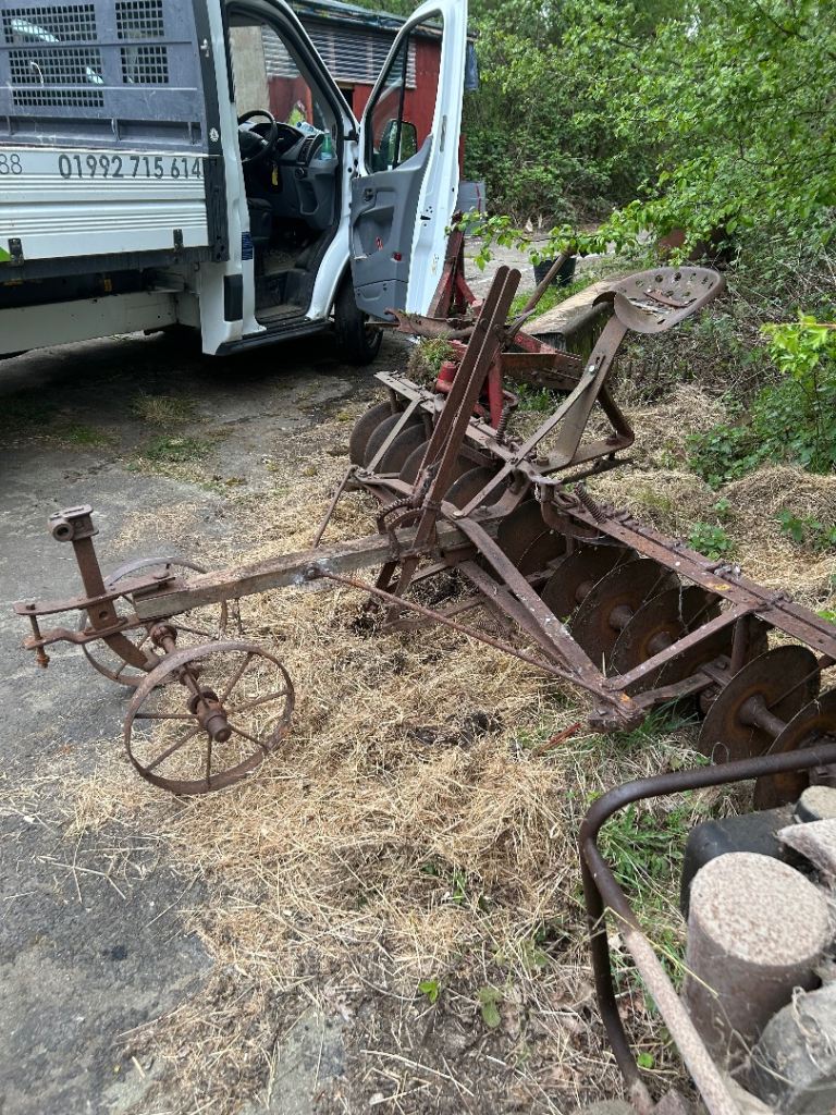 Horse drawn disc roller 