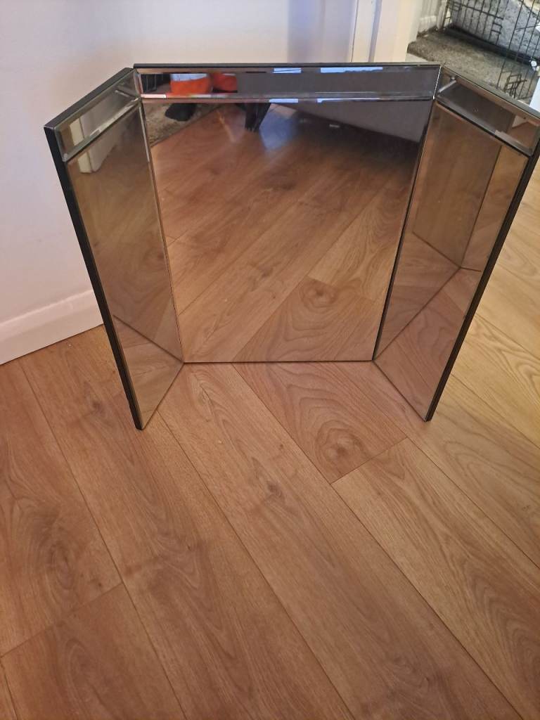 Dressing table mirror 