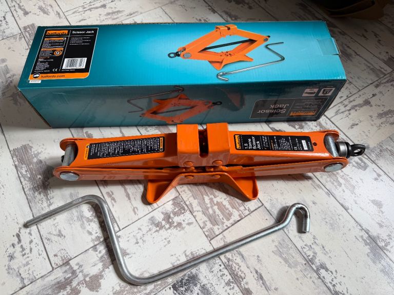 Halfords 1.5 tonne car scissor jack 