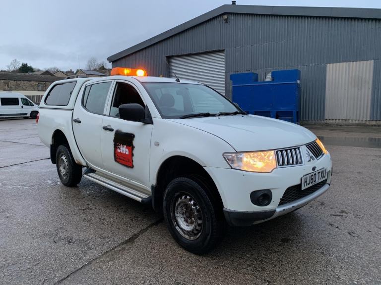2010 Mitsubishi L 200 4WORK 2.5 D-ID MANUAL 4X4 LONG BED PICK UP (PX HILUX) 